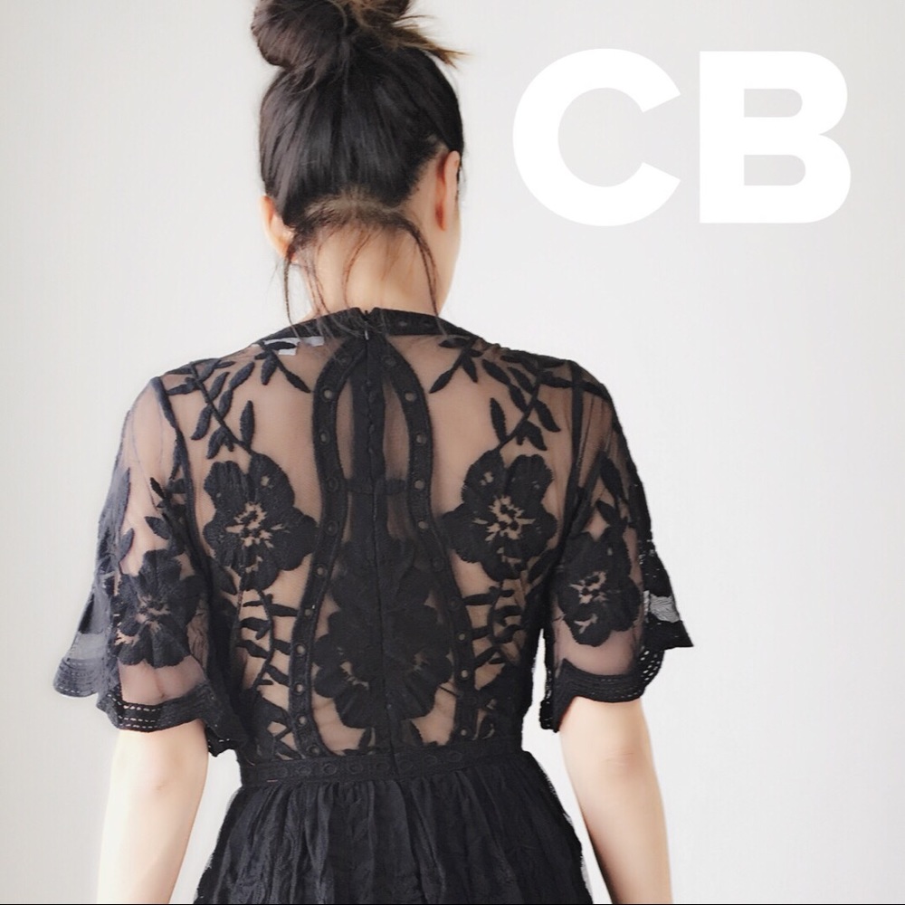 HONEY PUNCH DEEP V Long lace float dress - Picture 5 of 6